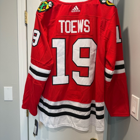 Chicago Blackhawks Toews Adidas NHL Jersey #19 C - Picture 3 of 4